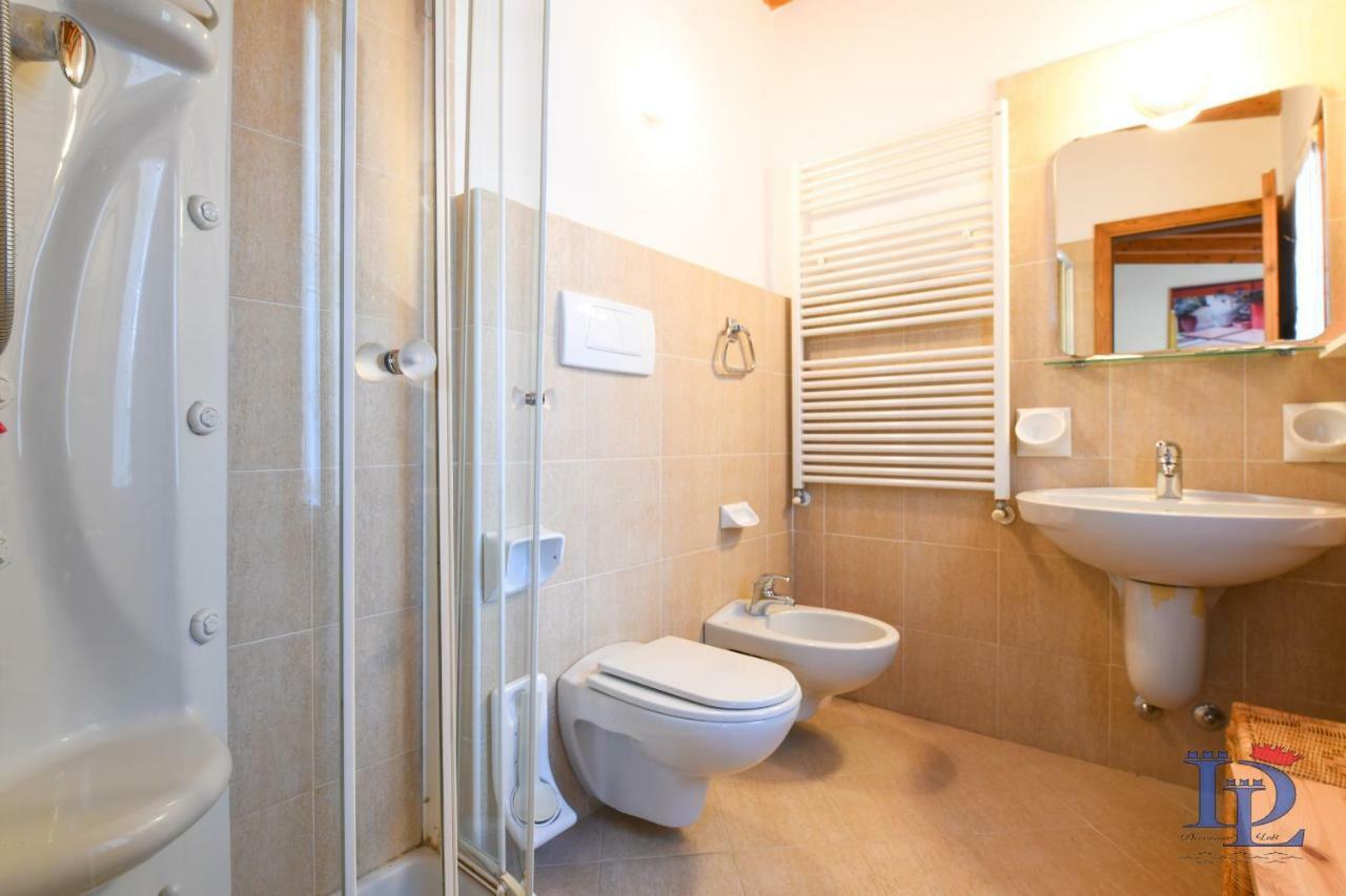 Desenzanoloft Official Partner Marriott Homes & Villas -Penthouse Never Say Never Sirmione Castle View Buitenkant foto