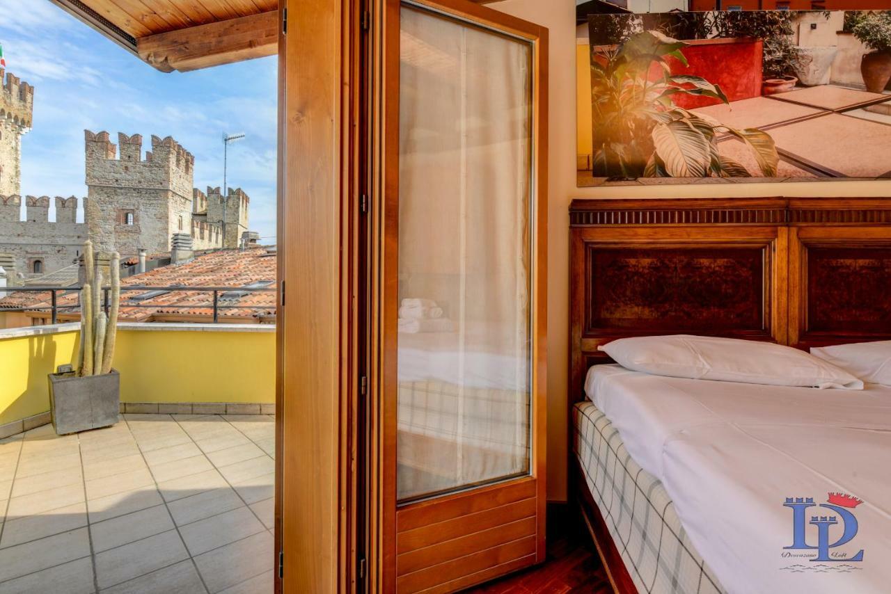 Desenzanoloft Official Partner Marriott Homes & Villas -Penthouse Never Say Never Sirmione Castle View Buitenkant foto