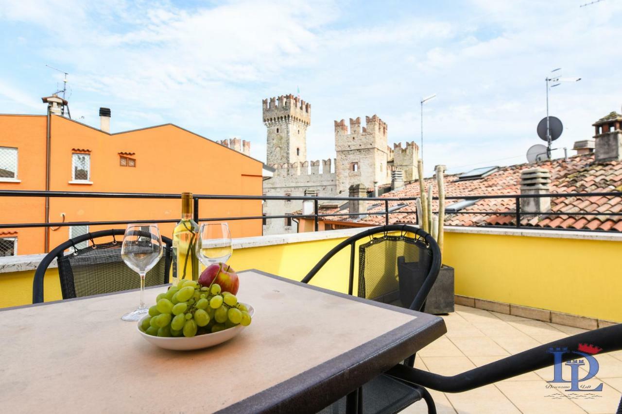 Desenzanoloft Official Partner Marriott Homes & Villas -Penthouse Never Say Never Sirmione Castle View Buitenkant foto